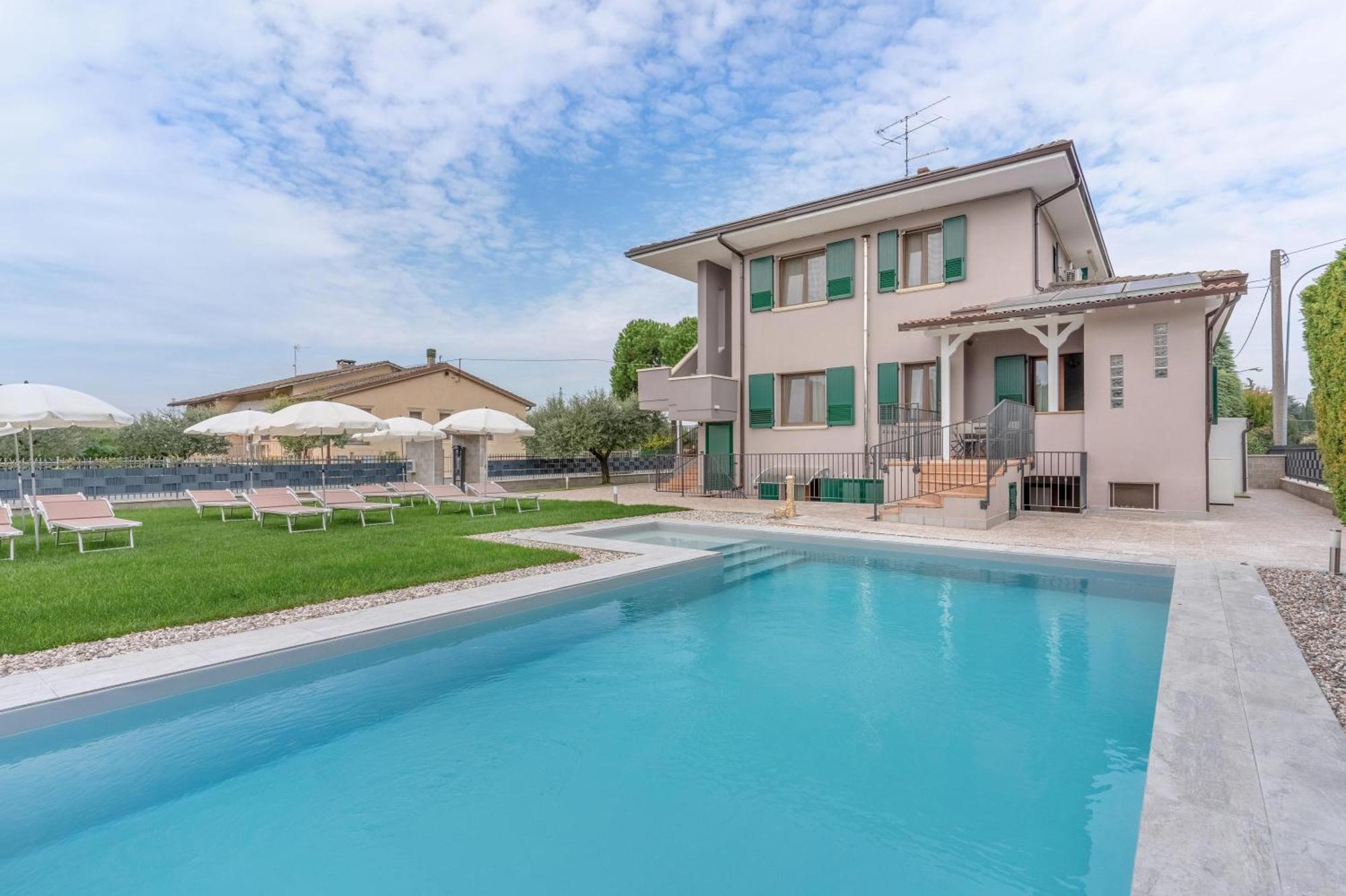 -Free Pool And Parking- Garda House Apartments Castelnuovo del Garda Ngoại thất bức ảnh